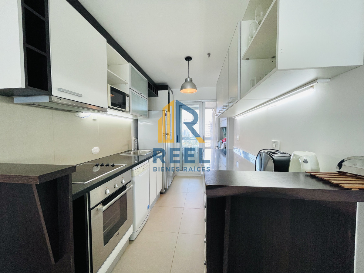Apartamento ID.12 - Apartamento de 2 Dormitorios, Vista al Mar y Parrillero en Playa Mansa, Venta