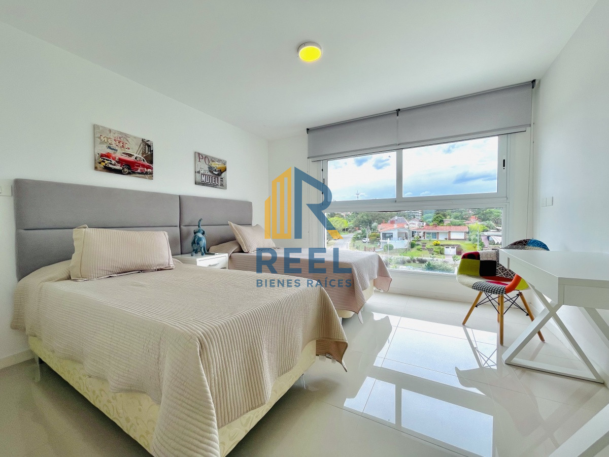 Apartamento ID.200 - Apartamento de 3 Dormitorios y Parrillero Frente al Mar, Playa Mansa