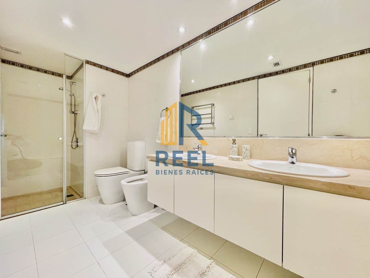 Apartamento ID.59 - Le Parc, Alquiler Temporal 2 dormitorios Primera linea Playa Brava. Punta del Este 