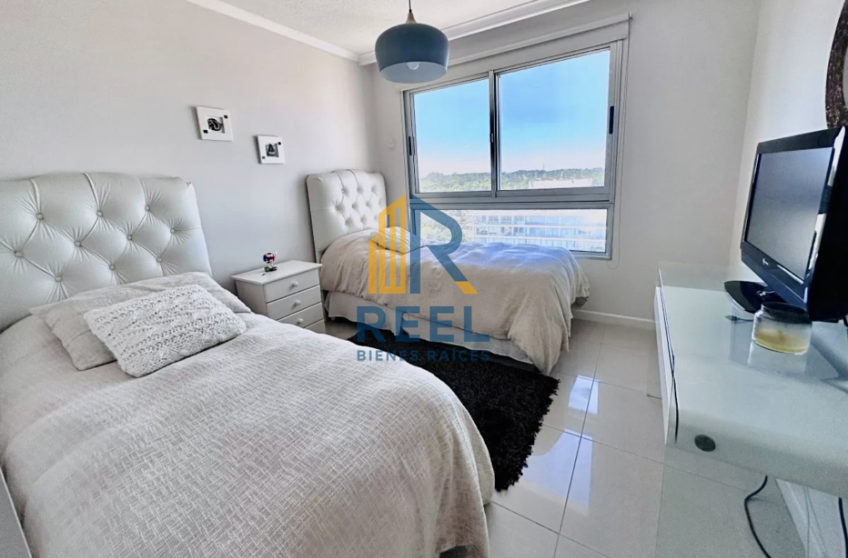 Apartamento ID.195 - Apartamento de 3 Dormitorios en Venta, Ocean Drive Punta del Este Piso 14
