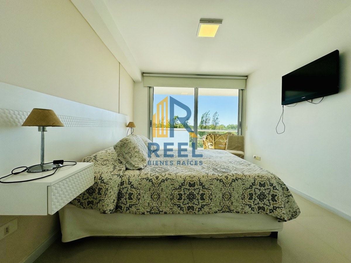 Apartamento ID.24 - Moderno Apartamento de dos Dormitorios sobre Roosevelt en Venta