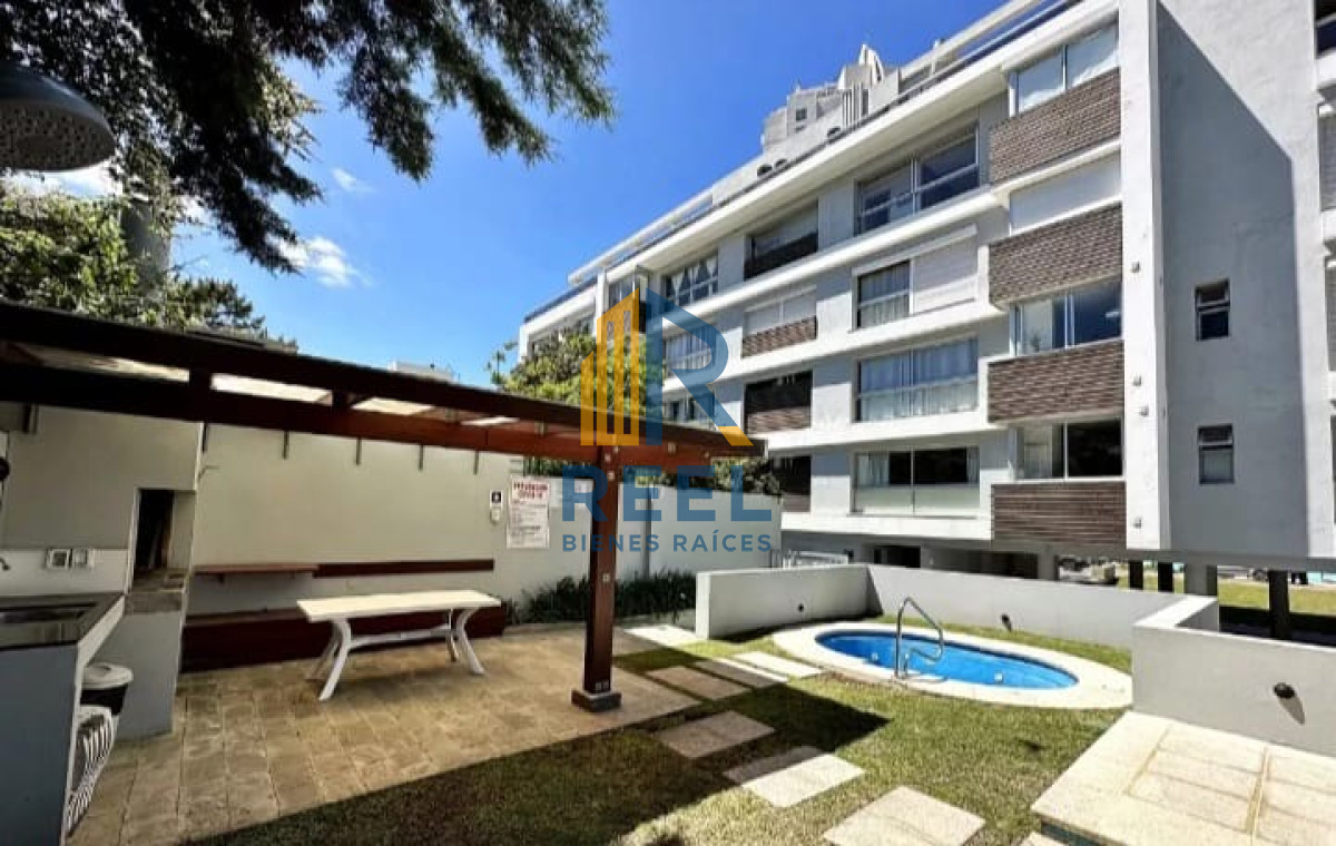 Apartamento ID.10 - Moderno Apartamento en Venta de 1 Dormitorio en playa brava, Punta del este 