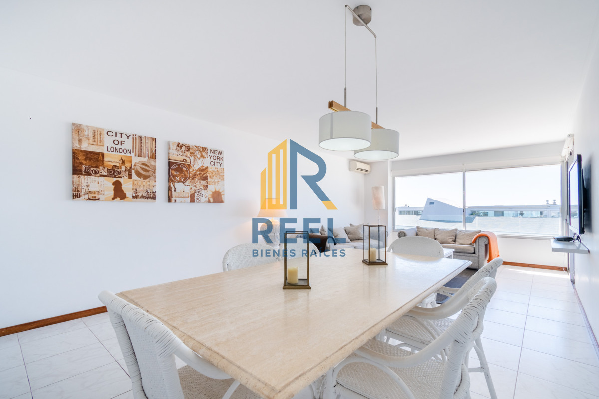Apartamento ID.81 - Venta y alquiler temporario de apartamento penthouse de tres dormitorios en playa Montoya
