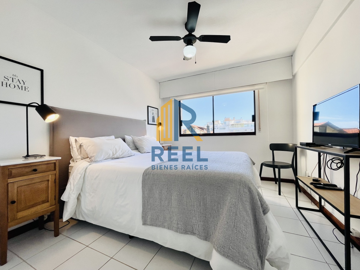 Apartamento ID.22 - Apartamento de 2 Dormitorios en playa El Emir, Punta del Este - Venta y Alquiler de Verano
