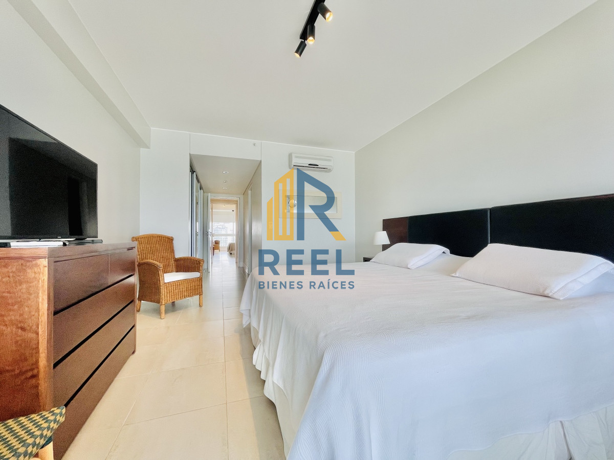 Apartamento ID.59 - Le Parc, Alquiler Temporal 2 dormitorios Primera linea Playa Brava. Punta del Este 