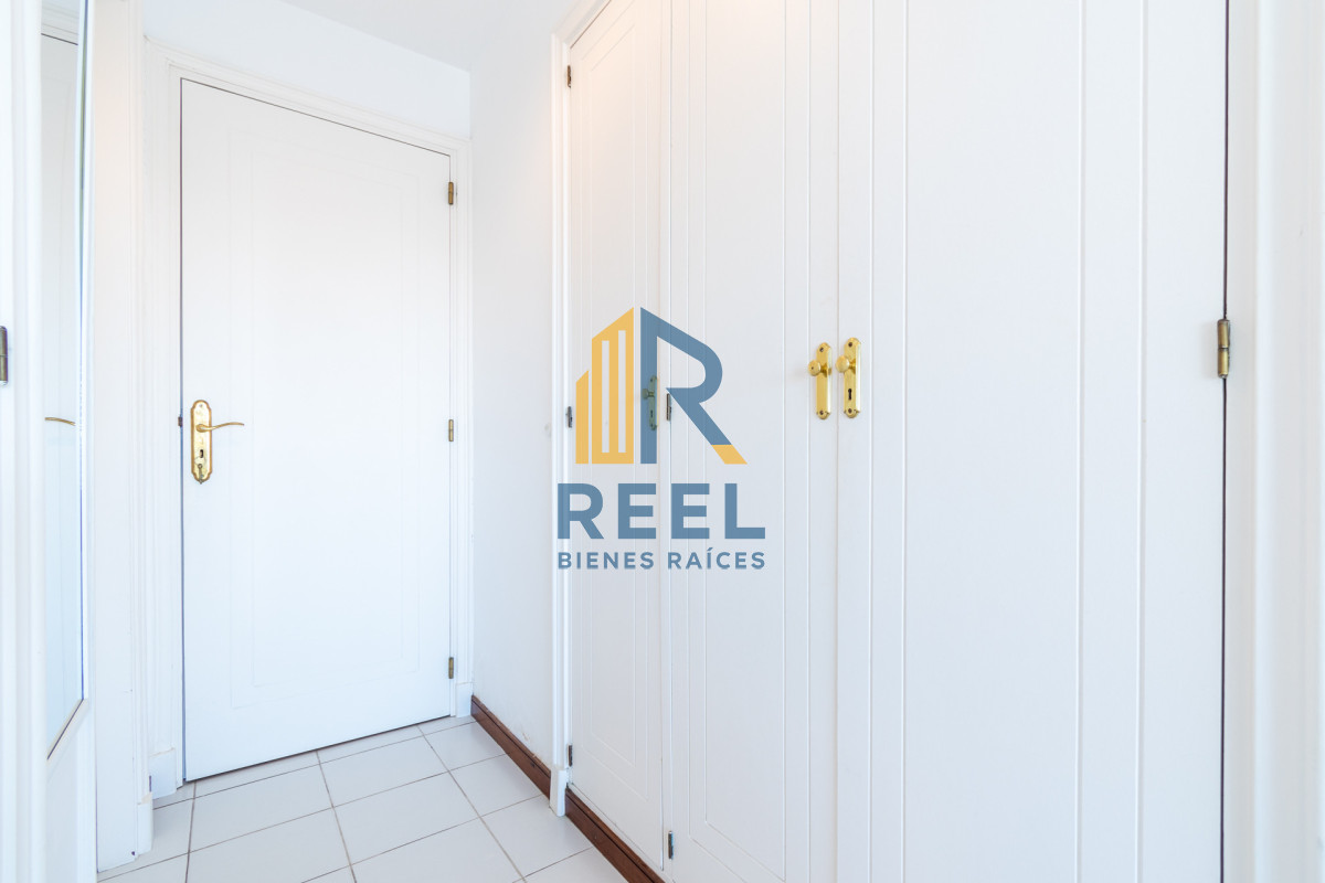 Apartamento ID.81 - Venta y alquiler temporario de apartamento penthouse de tres dormitorios en playa Montoya