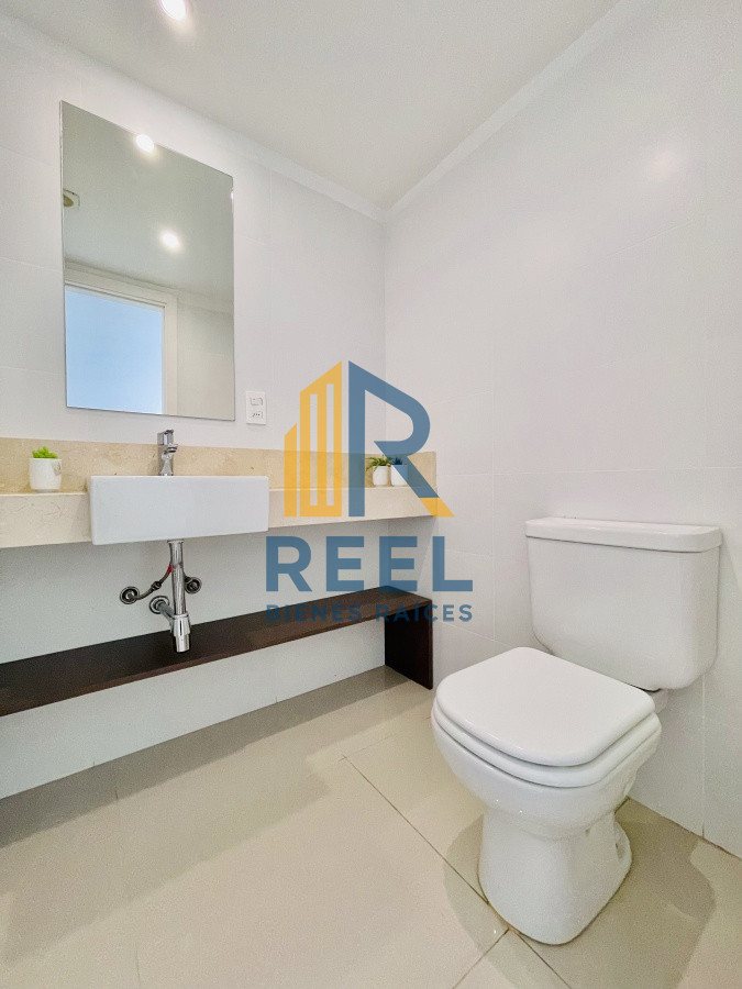 Apartamento ID.200 - Apartamento de 3 Dormitorios y Parrillero Frente al Mar, Playa Mansa