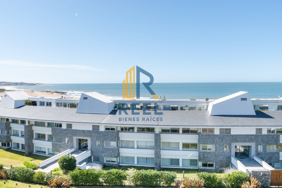 Apartamento ID.81 - Venta y alquiler temporario de apartamento penthouse de tres dormitorios en playa Montoya