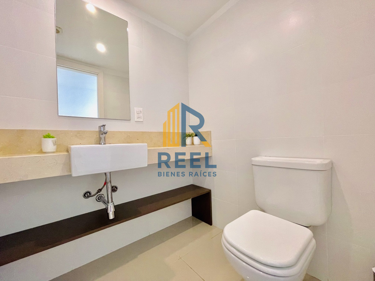 Apartamento ID.200 - Apartamento de 3 Dormitorios y Parrillero Frente al Mar, Playa Mansa