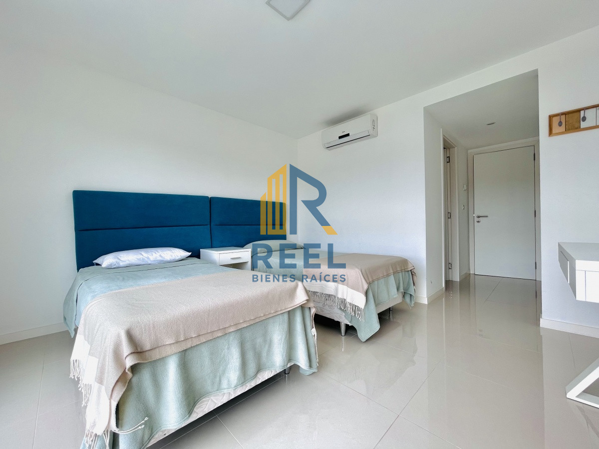 Apartamento ID.200 - Apartamento de 3 Dormitorios y Parrillero Frente al Mar, Playa Mansa