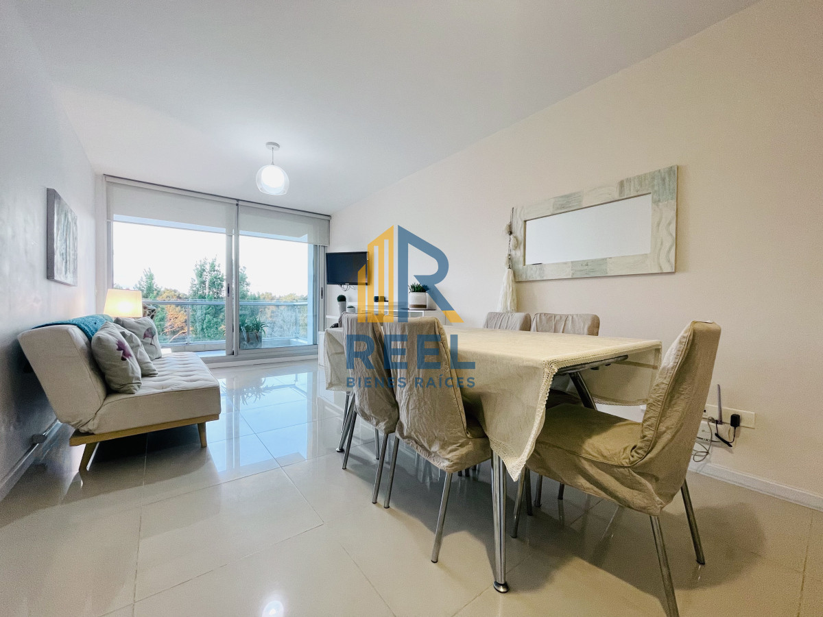 Apartamento ID.24 - Moderno Apartamento de dos Dormitorios sobre Roosevelt en Venta