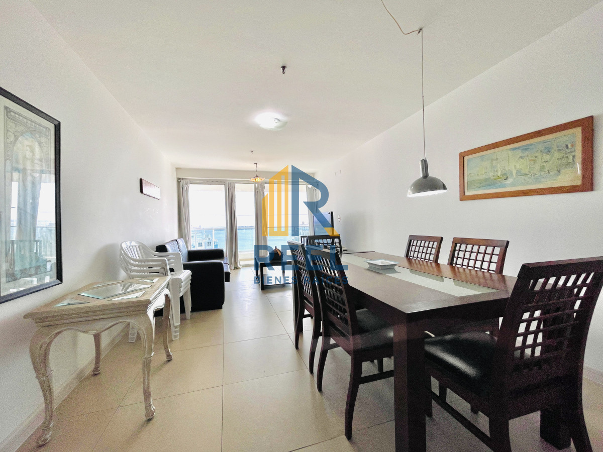 Apartamento ID.12 - Apartamento de 2 Dormitorios, Vista al Mar y Parrillero en Playa Mansa, Venta
