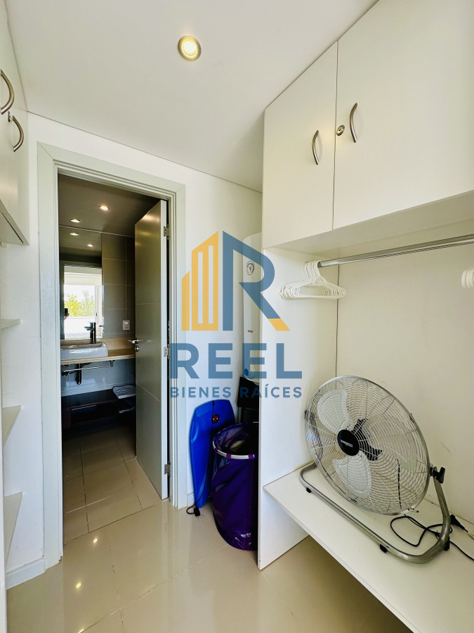 Apartamento ID.24 - Moderno Apartamento de dos Dormitorios sobre Roosevelt en Venta