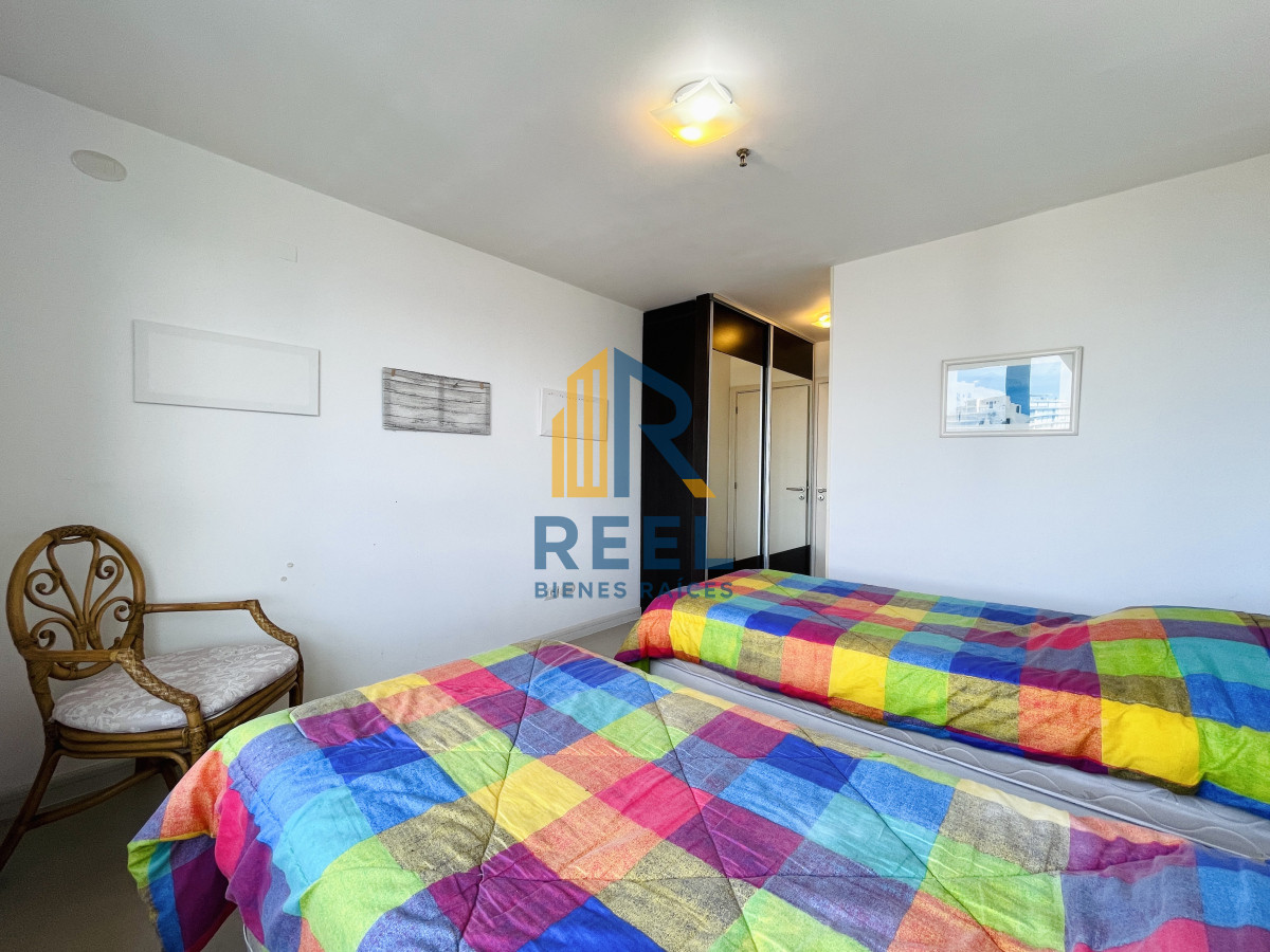 Apartamento ID.12 - Apartamento de 2 Dormitorios, Vista al Mar y Parrillero en Playa Mansa, Venta