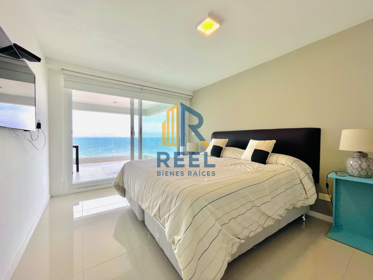 Apartamento ID.200 - Apartamento de 3 Dormitorios y Parrillero Frente al Mar, Playa Mansa