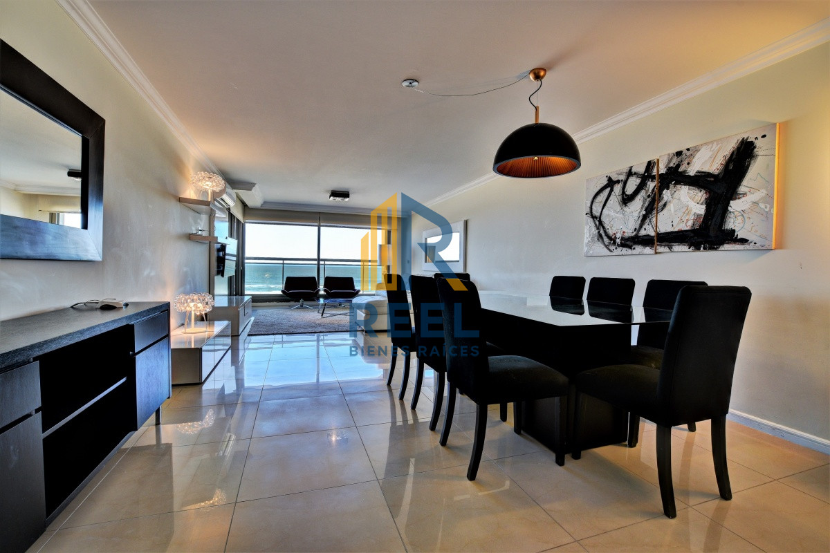 Apartamento ID.79 - Apartamento de 3 Dormitorios en Imperiale, Frente al Mar  - Oportunidad en Venta