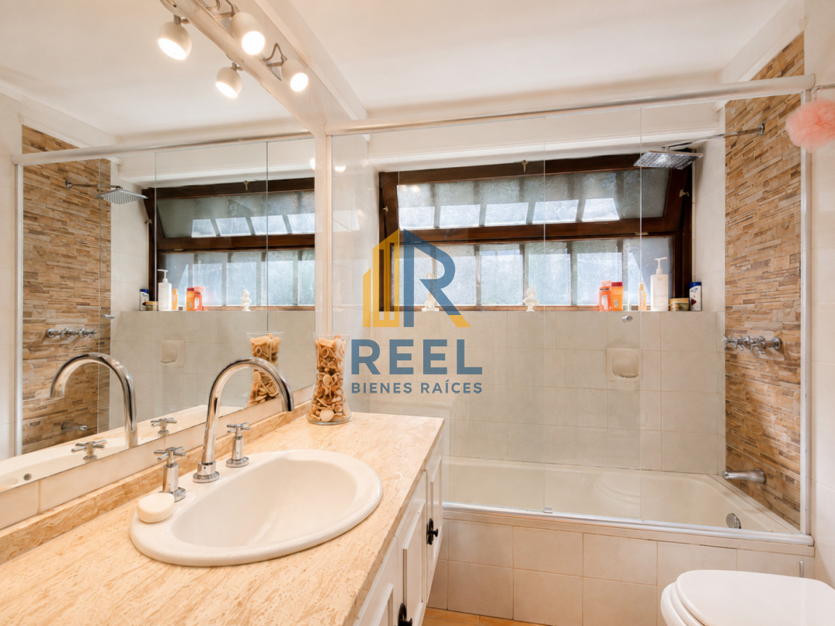 Casa ID.55 - Chalet de 5 Dormitorios y Piscina Climatizada en Punta del Este