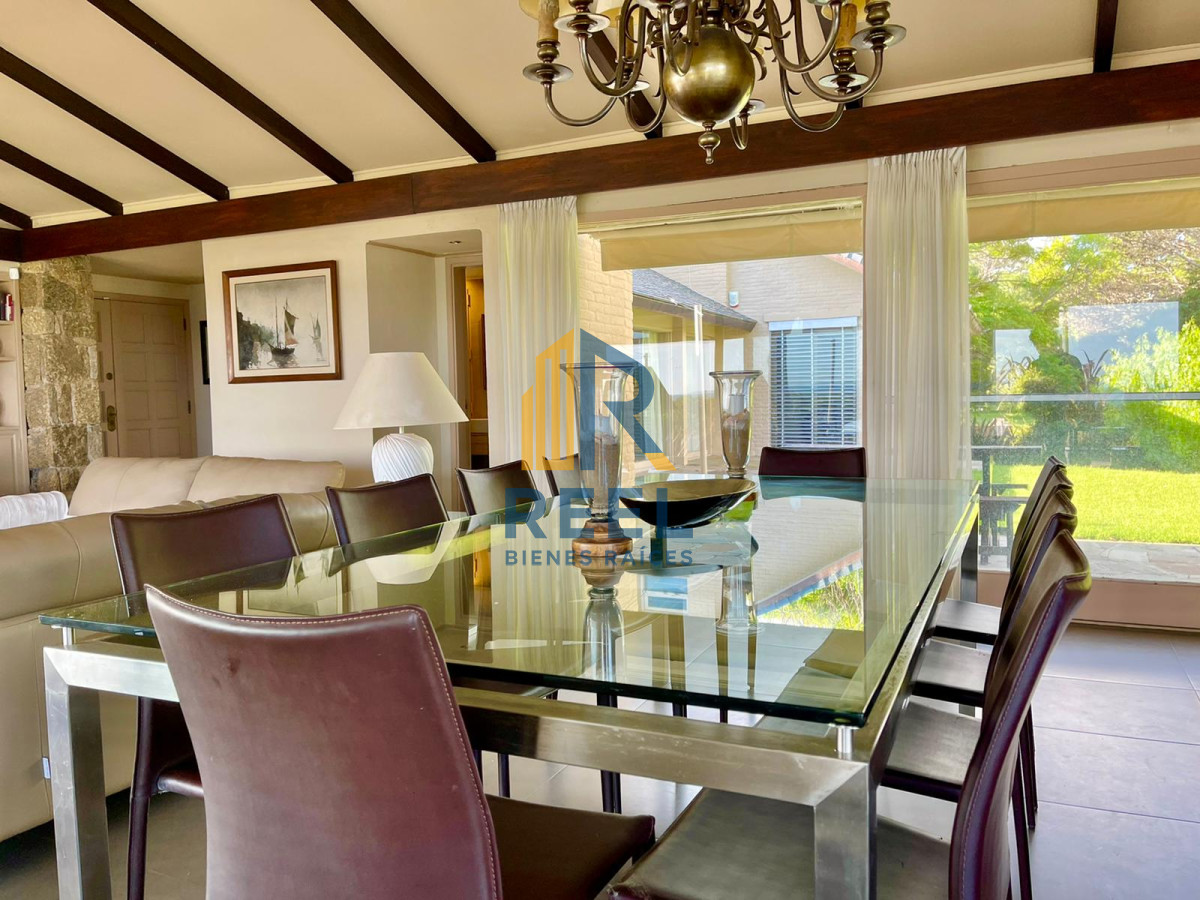 Casa ID.39 - Casa Premium de 4 Dormitorios Frente a Playa Mansa - Punta del Este