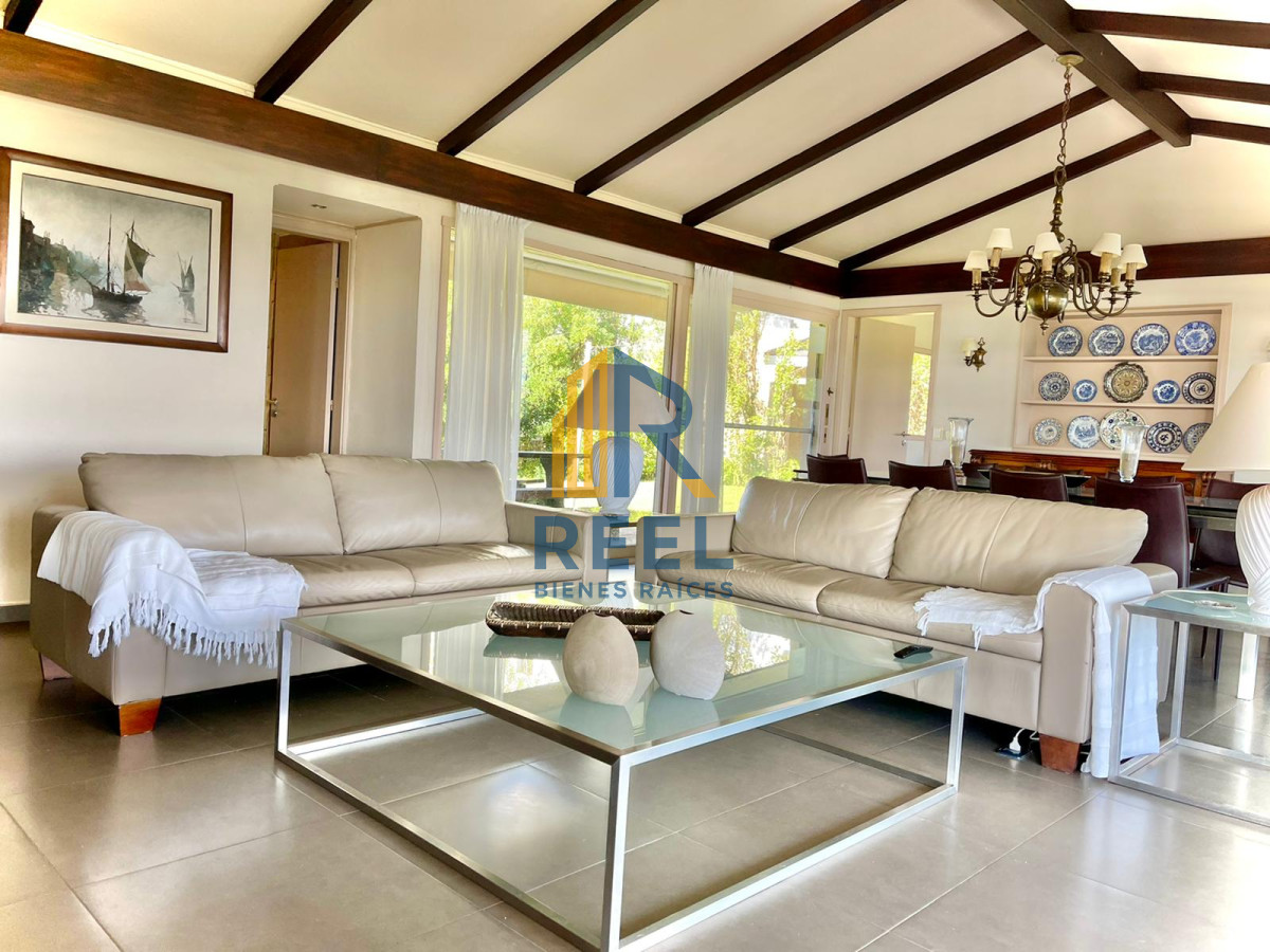 Casa ID.39 - Casa Premium de 4 Dormitorios Frente a Playa Mansa - Punta del Este