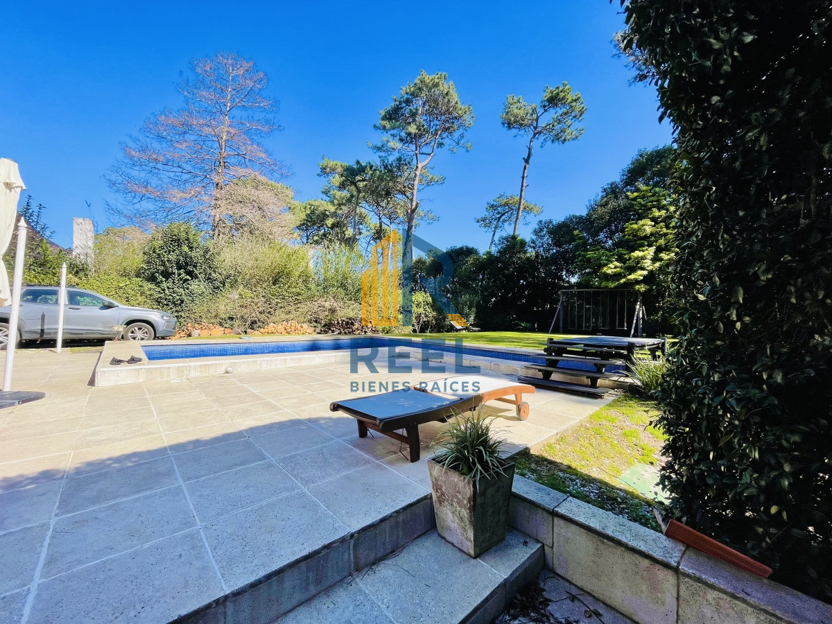 Casa ID.55 - Chalet de 5 Dormitorios y Piscina Climatizada en Punta del Este