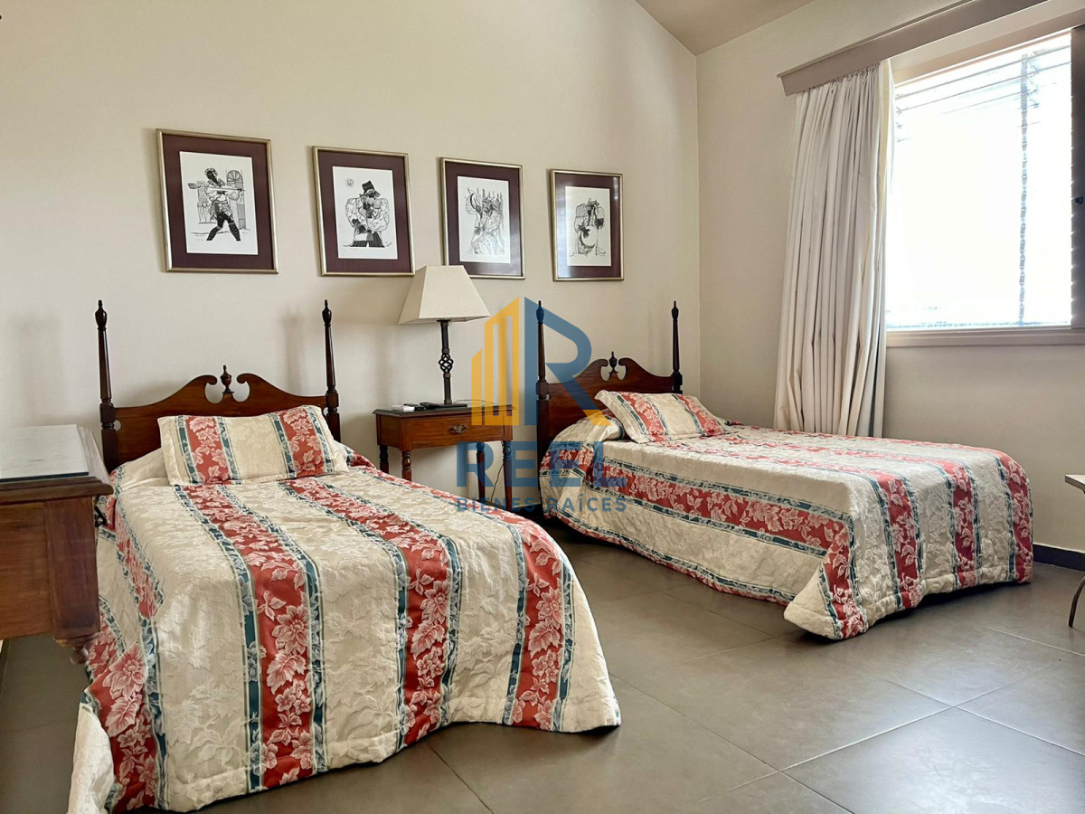 Casa ID.39 - Casa Premium de 4 Dormitorios Frente a Playa Mansa - Punta del Este