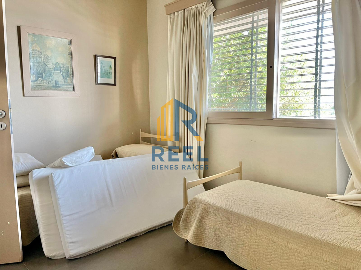 Casa ID.39 - Casa Premium de 4 Dormitorios Frente a Playa Mansa - Punta del Este
