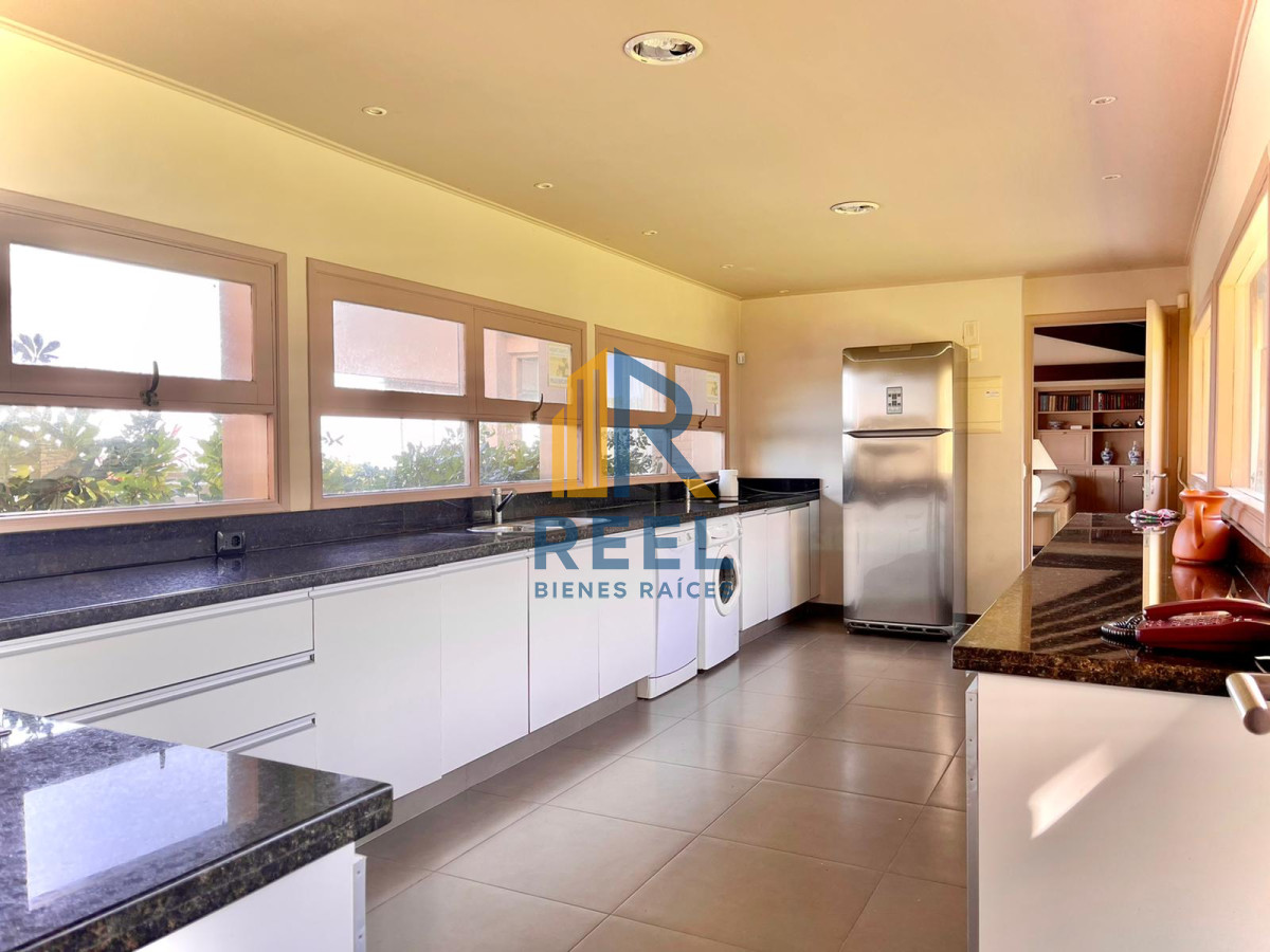 Casa ID.39 - Casa Premium de 4 Dormitorios Frente a Playa Mansa - Punta del Este