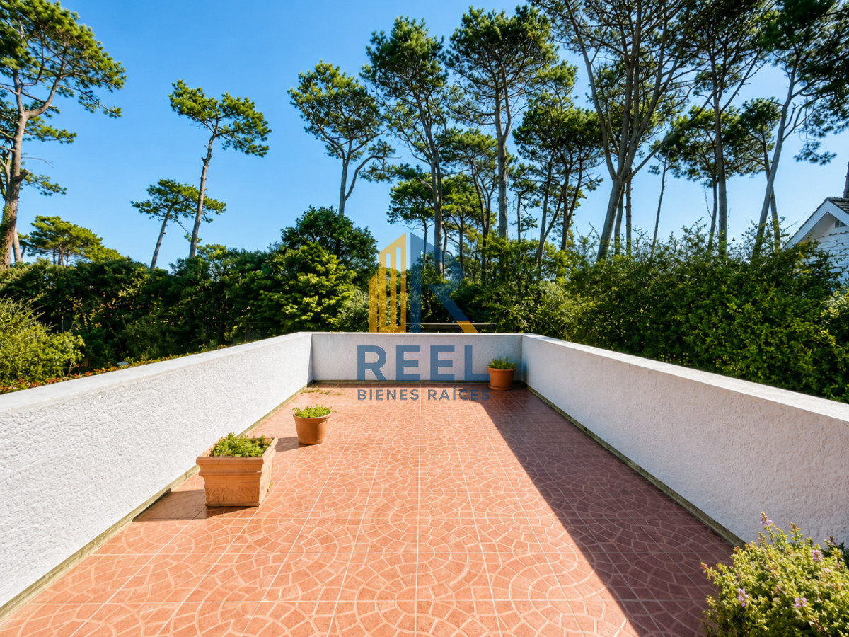 Casa ID.55 - Chalet de 5 Dormitorios y Piscina Climatizada en Punta del Este
