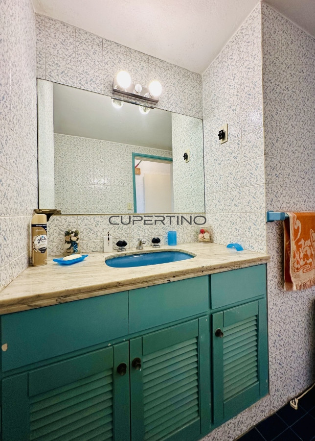 Apartamento ID.181 - Venta de apartamento sobre primera fila de Mar en Playa Mansa. tres dormitorios