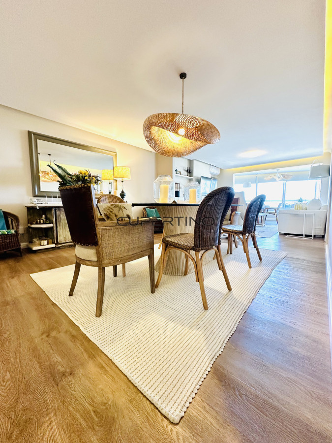 Apartamento ID.2524 - Venta de magnífico apartamento de 3 dormitorios más dependencia en Roosevelt, Punta del Este