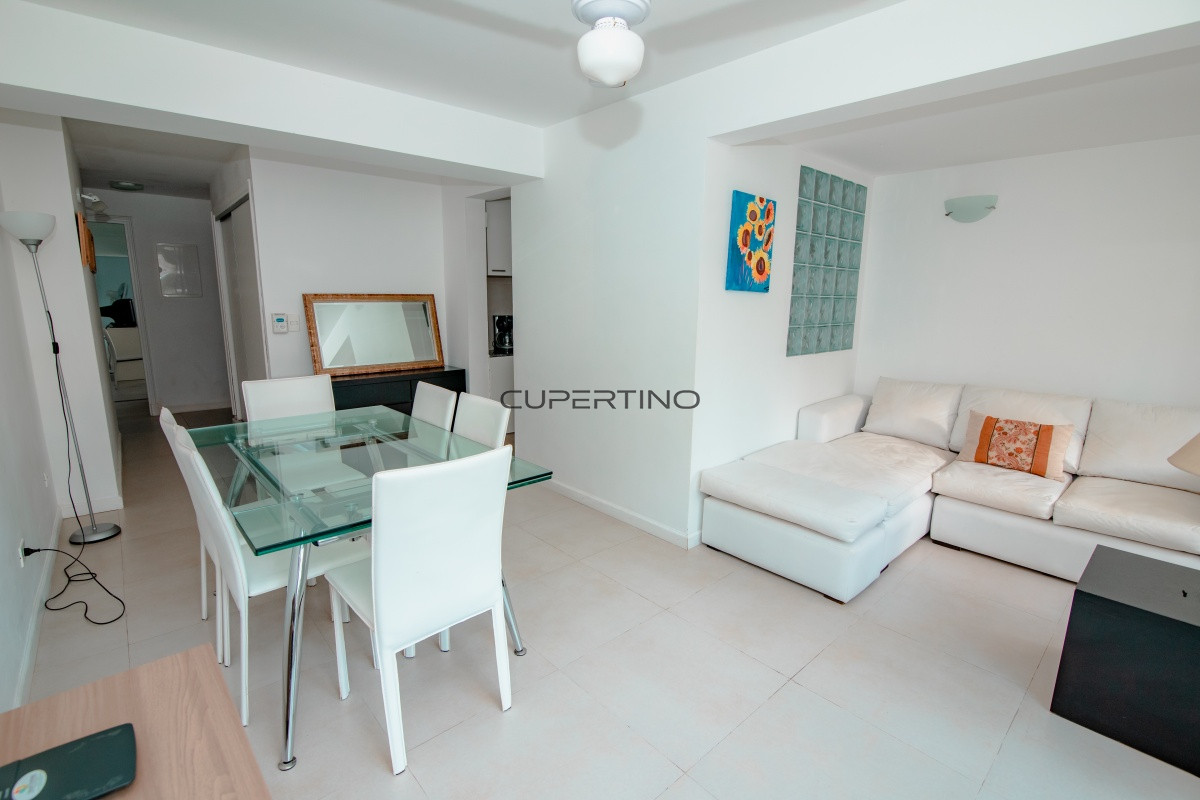 Apartamento ID.1138 - Oportunidad en Venta de Apartamento de planta baja con salida al jardín de tres dormitorios en Playa Montoya