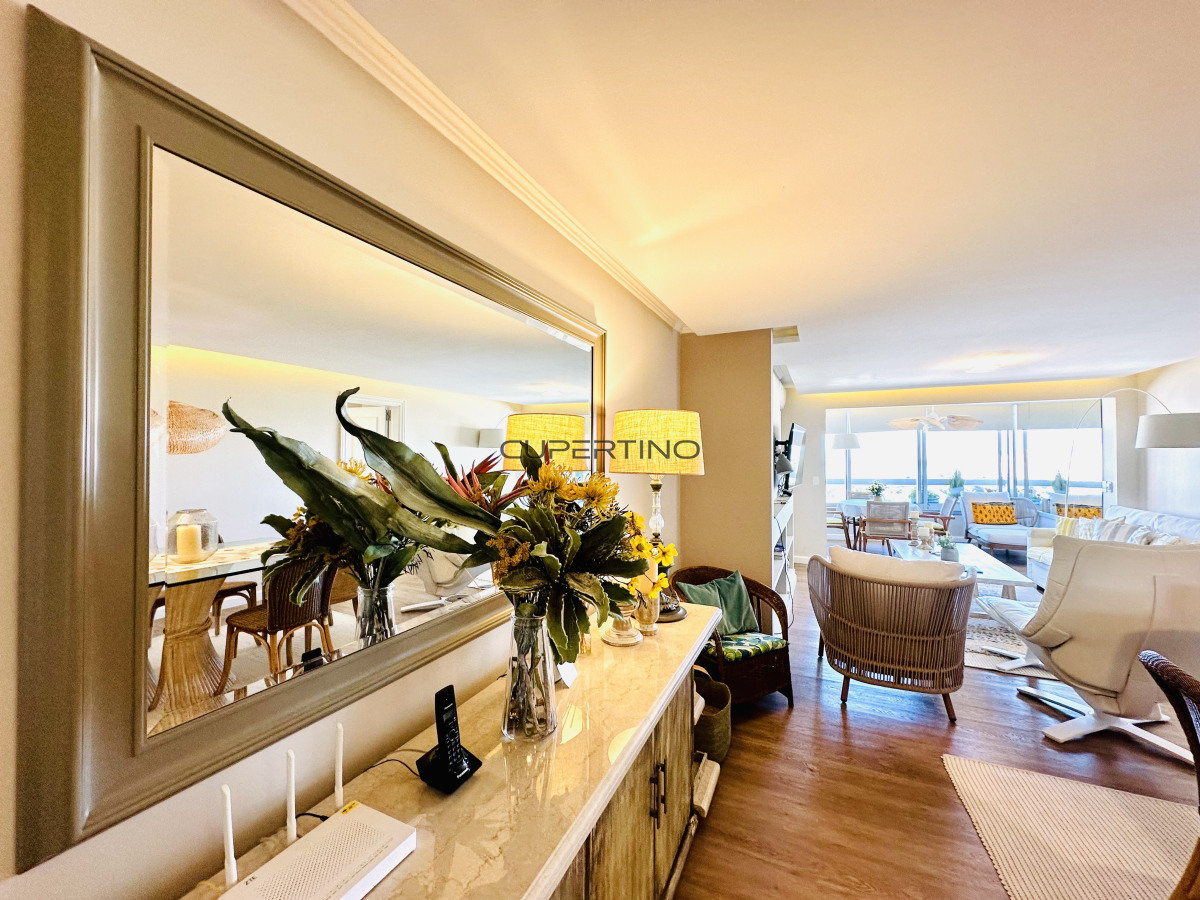 Apartamento ID.2524 - Venta de magnífico apartamento de 3 dormitorios más dependencia en Roosevelt, Punta del Este