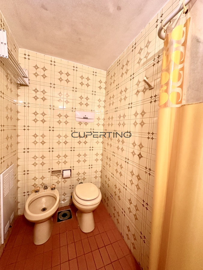 Apartamento ID.181 - Venta de apartamento sobre primera fila de Mar en Playa Mansa. tres dormitorios