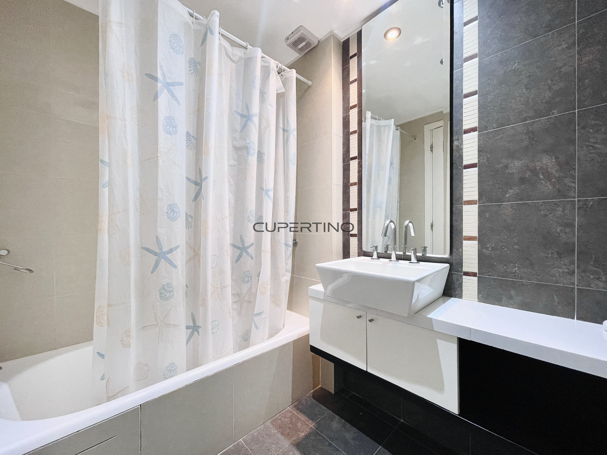 Apartamento ID.2319 - Apartamento de 2 Dormitorios, Vista al Mar y Parrillero en Playa Mansa, Venta