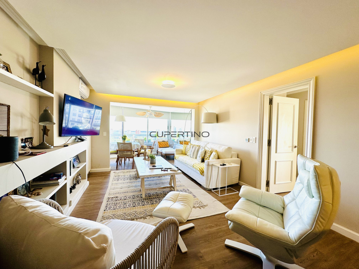 Apartamento ID.2524 - Venta de magnífico apartamento de 3 dormitorios más dependencia en Roosevelt, Punta del Este