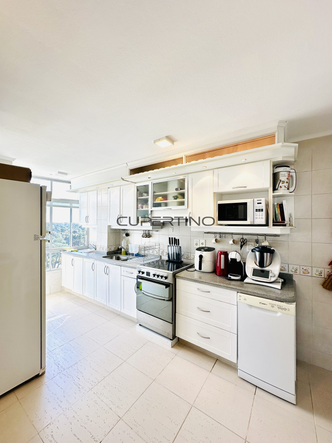 Apartamento ID.2524 - Venta de magnífico apartamento de 3 dormitorios más dependencia en Roosevelt, Punta del Este