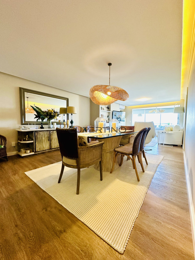 Apartamento ID.2524 - Venta de magnífico apartamento de 3 dormitorios más dependencia en Roosevelt, Punta del Este