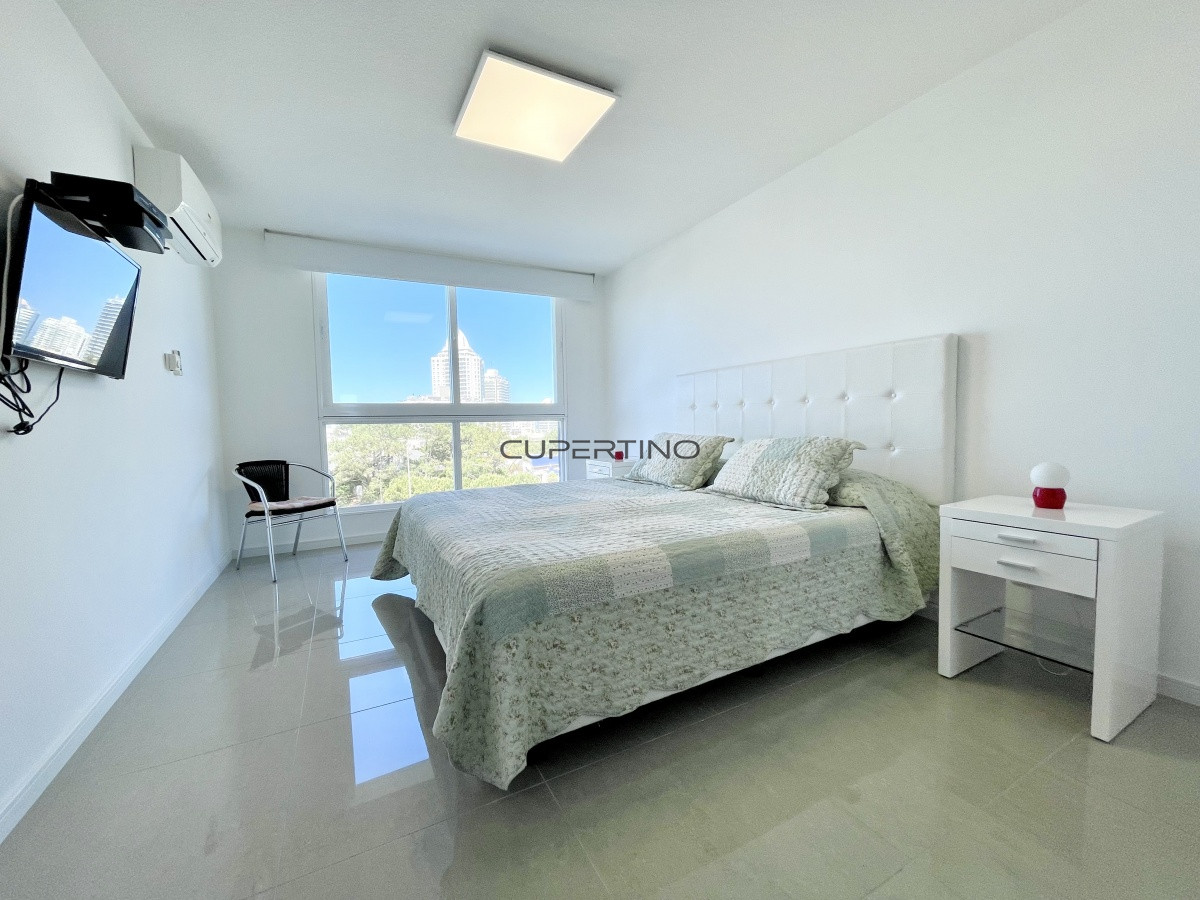 Apartamento ID.1803 - Venta y alquiler temporario de apartamento de un dormitorio en torre de categoría a pasos de Playa Brava