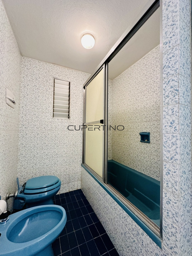 Apartamento ID.181 - Venta de apartamento sobre primera fila de Mar en Playa Mansa. tres dormitorios