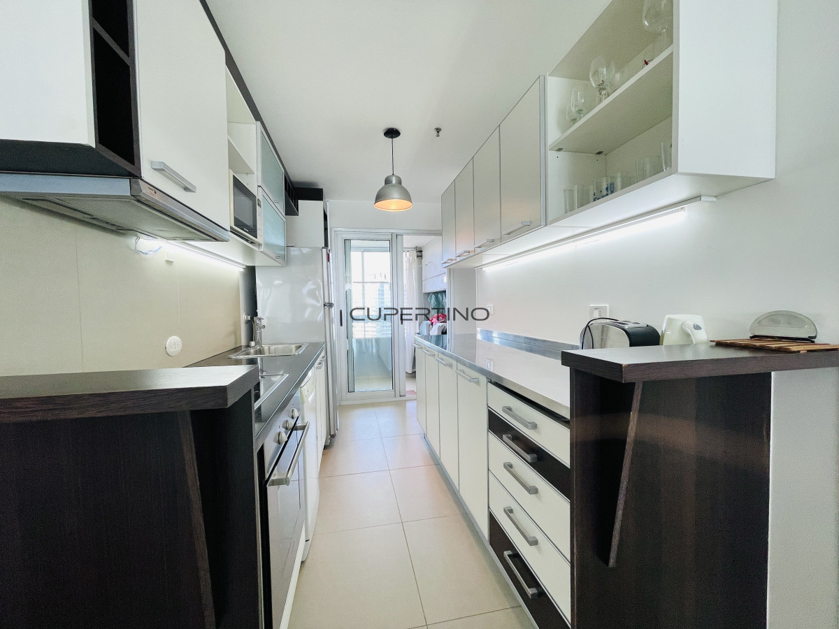 Apartamento ID.2319 - Apartamento de 2 Dormitorios, Vista al Mar y Parrillero en Playa Mansa, Venta