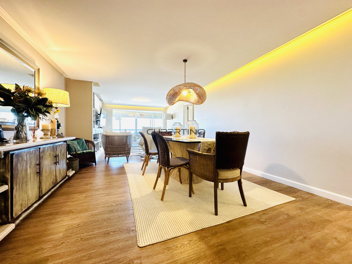 Apartamento ID.2524 - Venta de magnífico apartamento de 3 dormitorios más dependencia en Roosevelt, Punta del Este