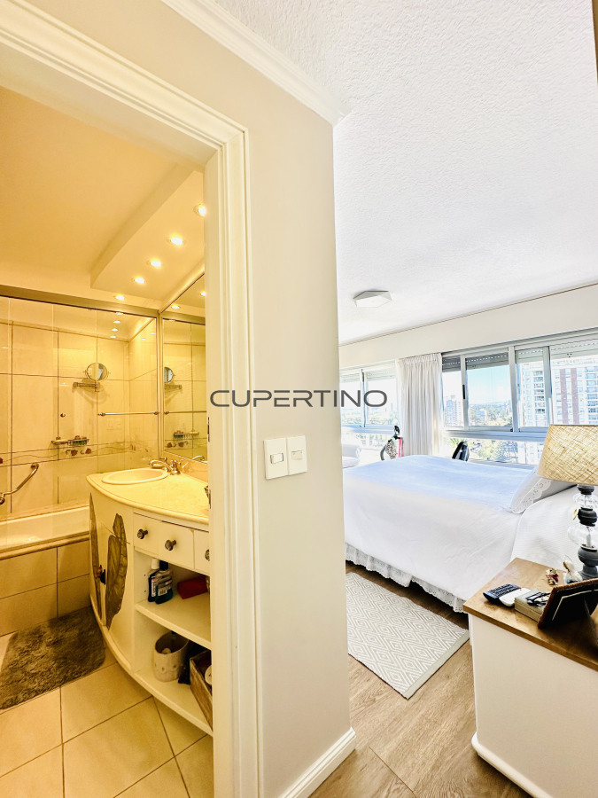 Apartamento ID.2524 - Venta de magnífico apartamento de 3 dormitorios más dependencia en Roosevelt, Punta del Este