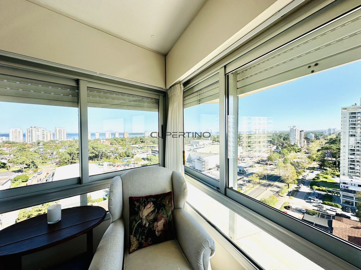 Apartamento ID.2524 - Venta de magnífico apartamento de 3 dormitorios más dependencia en Roosevelt, Punta del Este