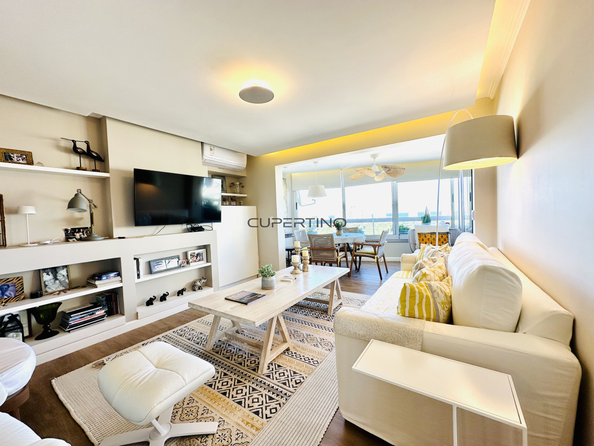 Apartamento ID.2524 - Venta de magnífico apartamento de 3 dormitorios más dependencia en Roosevelt, Punta del Este