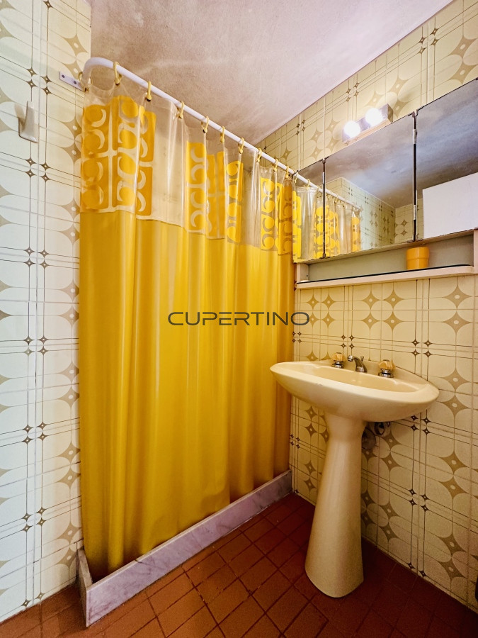 Apartamento ID.181 - Venta de apartamento sobre primera fila de Mar en Playa Mansa. tres dormitorios
