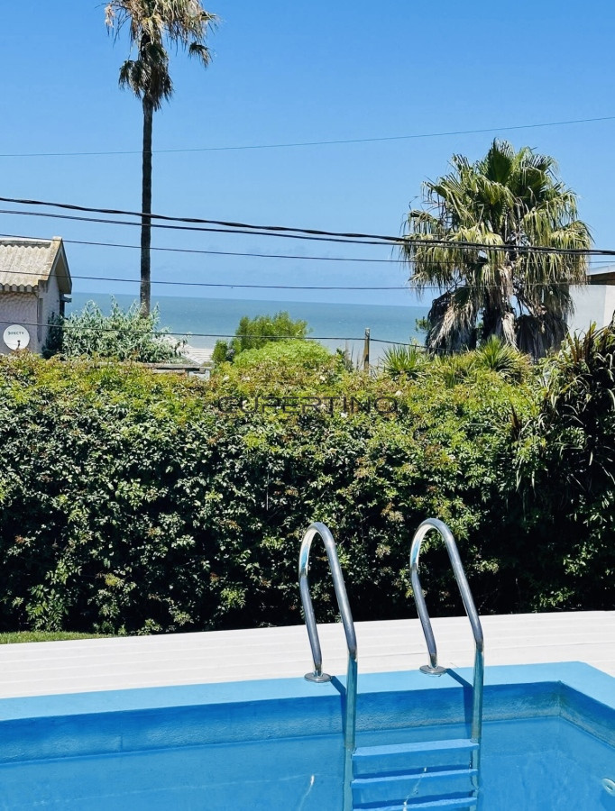 Excelente Casa de 3 Dormitorios y Piscina en El Chorro, Punta del Este — foto 40