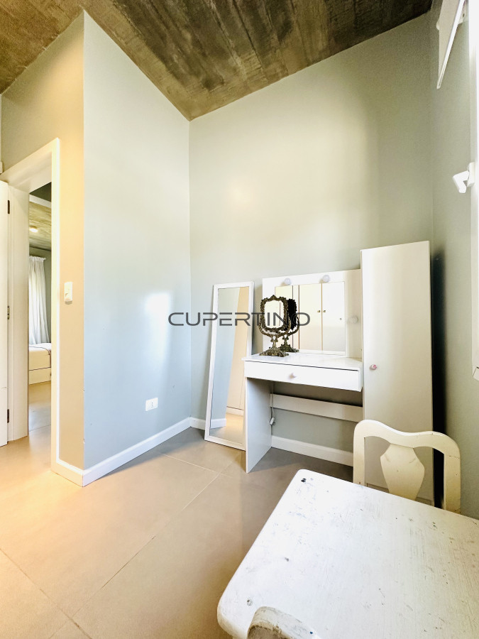 Alquiler temporada de magnífica Casa de 4 Dormitorios y Dependencia con piscina, en zona residencial, Punta del Este — foto 44