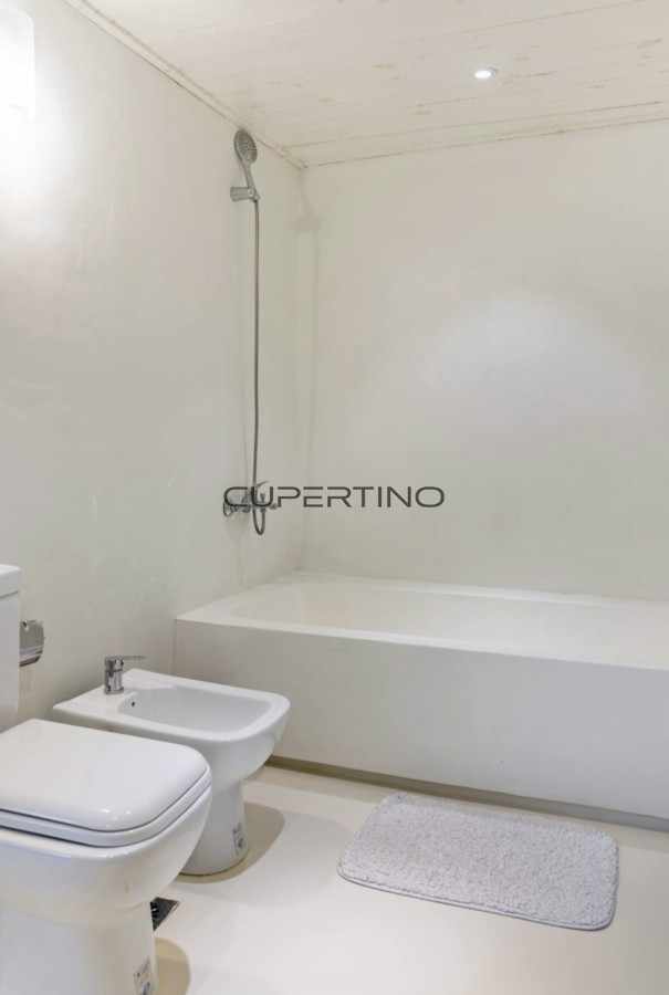 Excelente Casa de 3 Dormitorios y Piscina en El Chorro, Punta del Este — foto 23