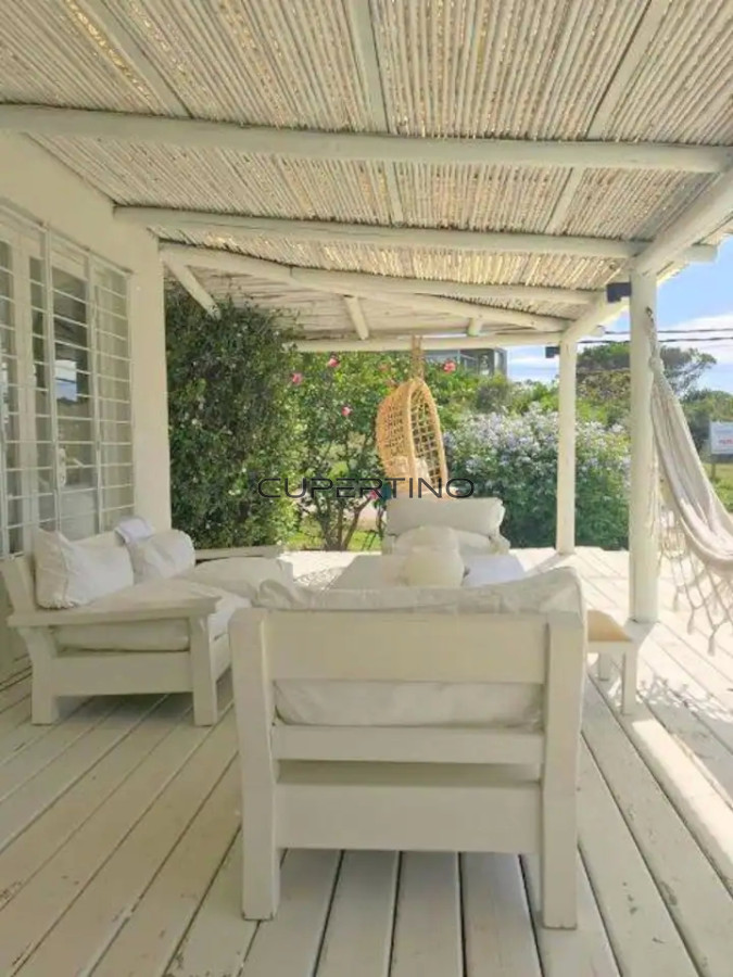 Excelente Casa de 3 Dormitorios y Piscina en El Chorro, Punta del Este — foto 17
