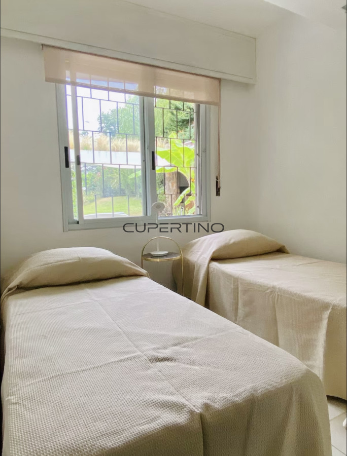 Muy Buena Casa de 3 Dormitorios, Piscina y Parrillero en Playa Mansa, Alquiler de Temporada — foto 13